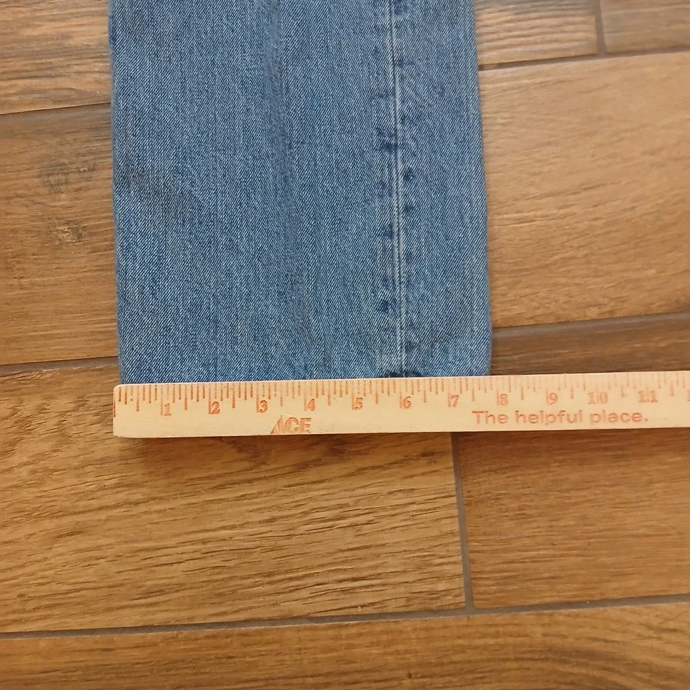Levi's 501 Mens 34x32 (FITS 31x30) Blue Denim Straight Leg Button Fly Y2K
